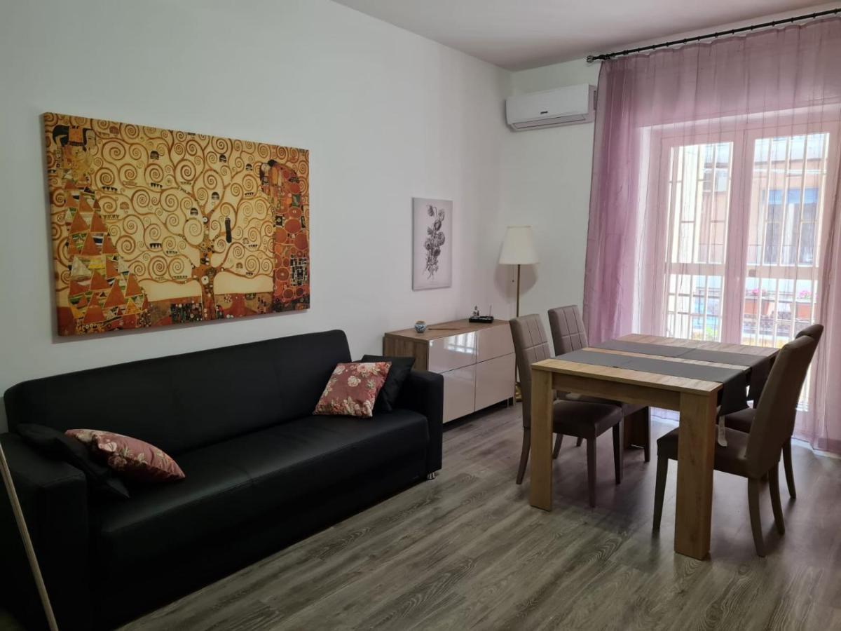 Dr House Apartment Катания Экстерьер фото